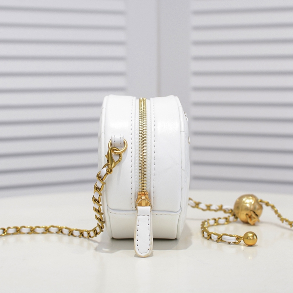 シャネルバッグ背面デザイン